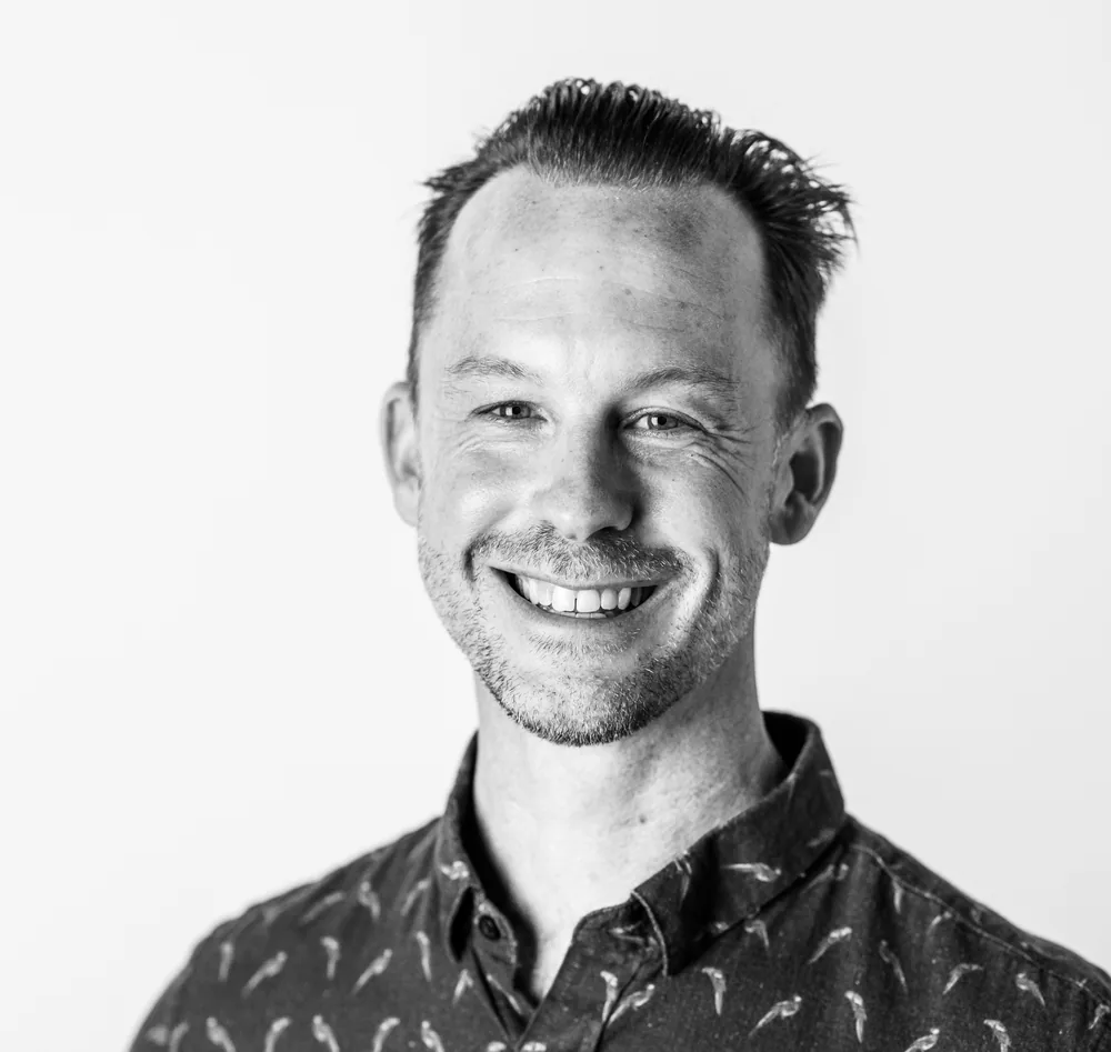 Headshot of Sean Knox.